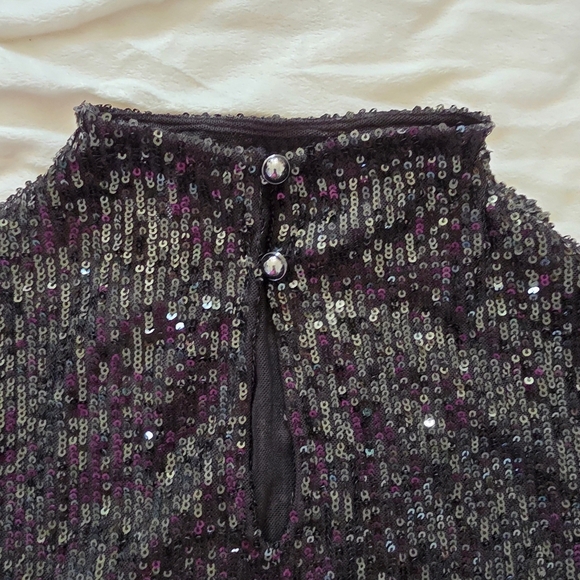 Black Sequin Sleeveless Top - Picture 10 of 11